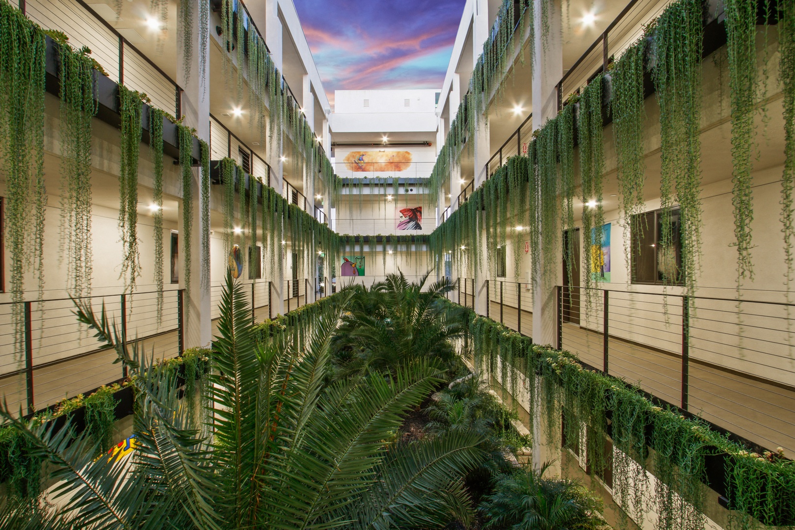 http://cdn.rentcafe.com/dmslivecafe/2/40772/Courtyard in North Hollywood.jpg